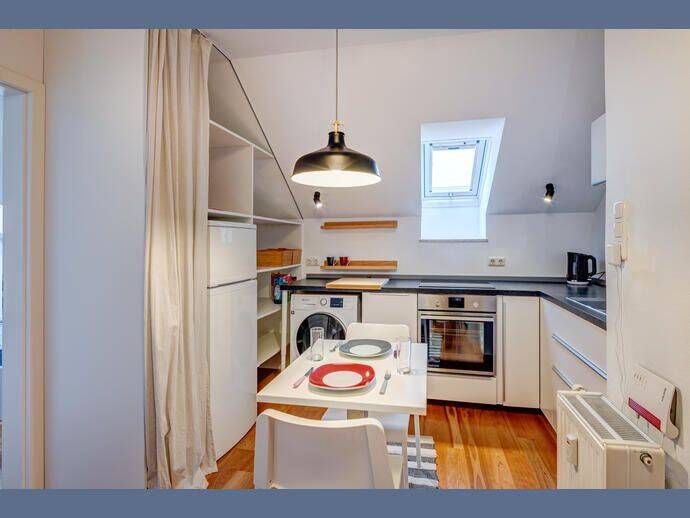 Möbliert: Gut geschnittene Dachterrassenwohnung – München – Vorschaubild 5