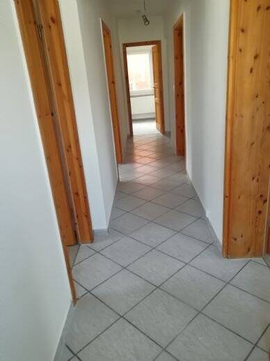 schöne lichthelle 4 Zimmer Wohnung mit Küche – Nürnberg – Vorschaubild 3