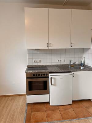 Gemütliche, helle 1-Zimmerwohnung mit Einbauküche, eigenem Bad und herrlichem Dom-Blick – 50668 Köln – Vorschaubild 4