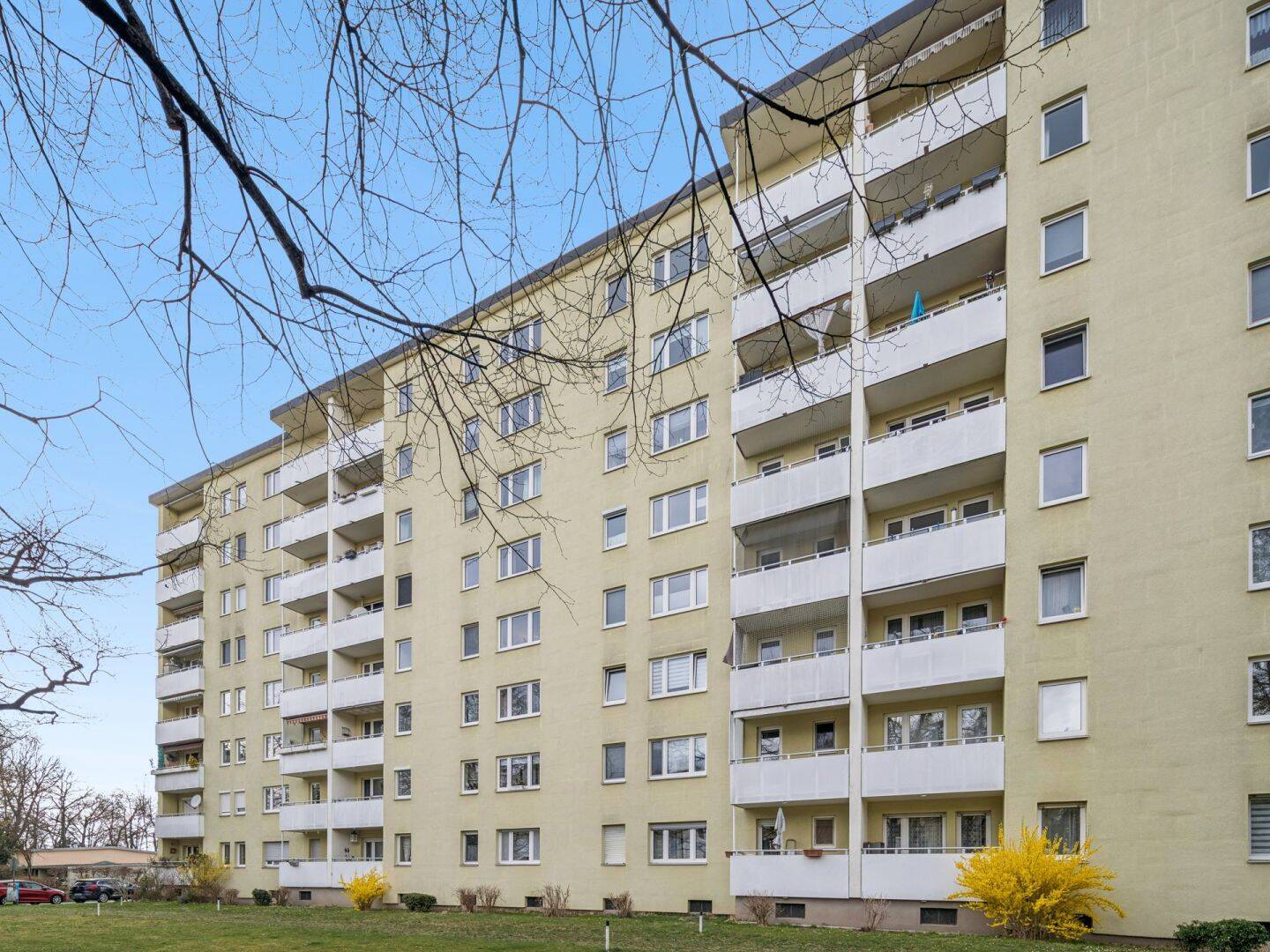 Helle, renovierte 3- bis 4-Zimmer-Wohnung im Ensembleschutz in München-Parkstadt Bogenhausen – München – Vorschaubild 2