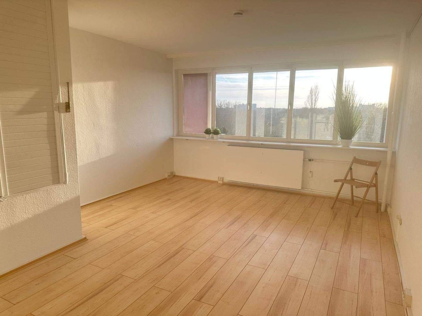 Architektur Ikone, modernes Wohnen frei Maisonette-Whg. mit Aufzuf u. tollem Balkon u. Weitblick in Berlin-Westend – Berlin – Vorschaubild 6