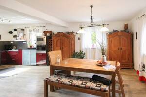 Familienglück mit Garten, Doppelgarage & ausgebautem Dachgeschoss - sofort bezugsfrei! – 97215 Uffenheim – Vorschaubild 3
