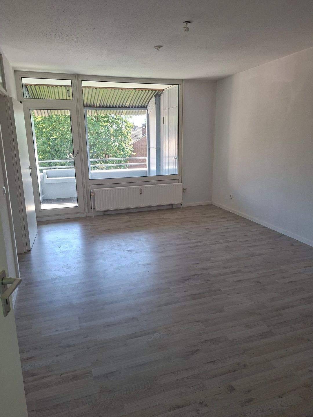 Düsseldorf- Lierenfeld * Erstbezug nach Sanierung * helle 2 Zi. Wohnung – Düsseldorf – Vorschaubild 2