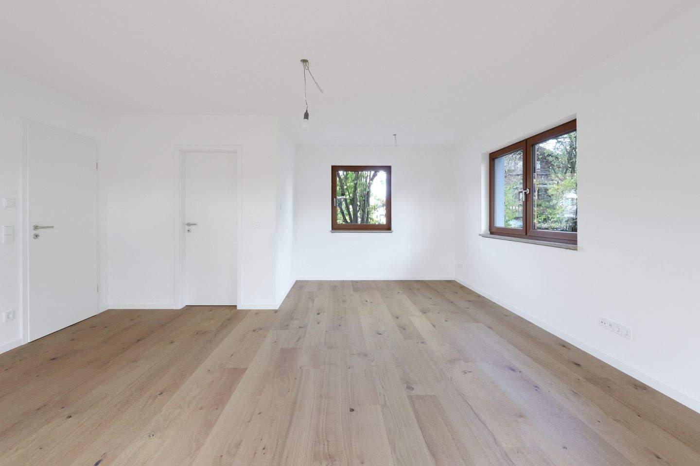 Modern wohnen, ruhig leben – Top Saniertes Einfamilienhaus mit Terrasse und Garage – Wolfratshausen – Vorschaubild 3