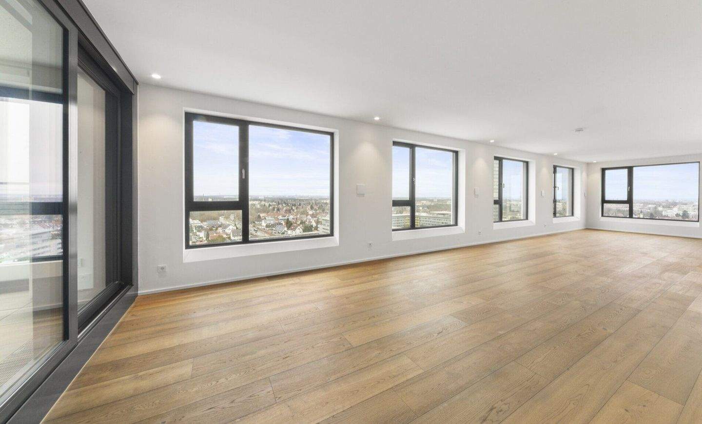 Fantastisches Penthouse mit (fast) Rundum-Blick über Nürnberg - mit 2 TG-Stellplätzen – Nürnberg – Vorschaubild 8