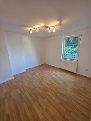 3 Zimmer Wohnung mit Balkon renoviert ab sofort verfügbar – 27576 Bremerhaven – Vorschaubild 4