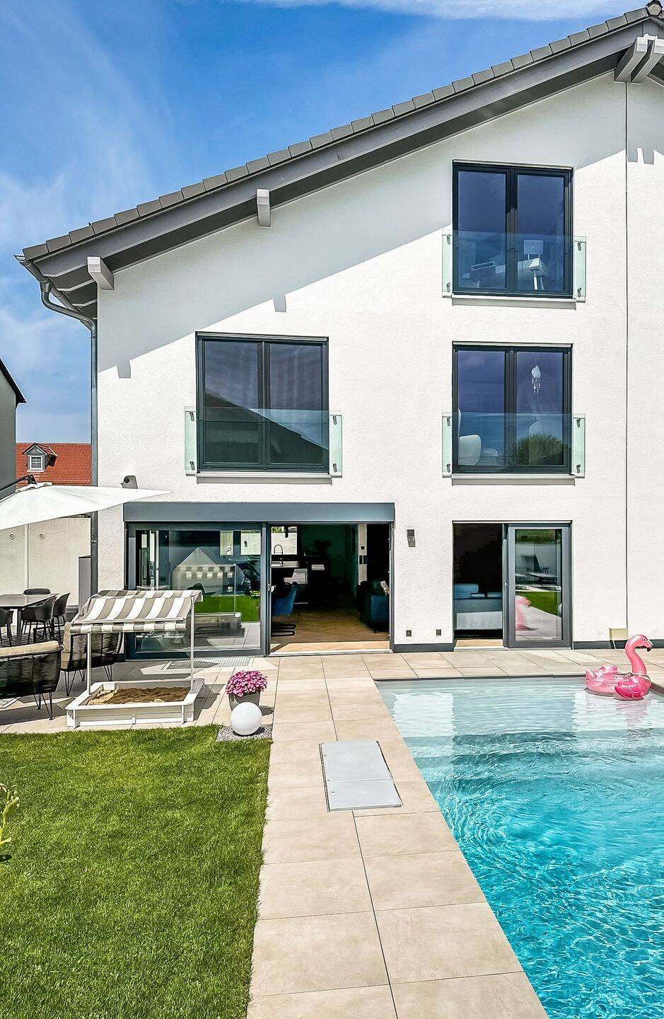 Moderne DHH (BJ 2020) mit 218 m², 9 m Salzwasser-Pool, KfW 55 & A+ in Bestlage von Andechs – Andechs – Vorschaubild 7