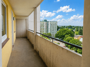 Über den Dächern von Lübeck - gepflegte 2,5-Zimmer-Wohnung mit Loggia und Weitblick – 23558 Lübeck – Vorschaubild 2