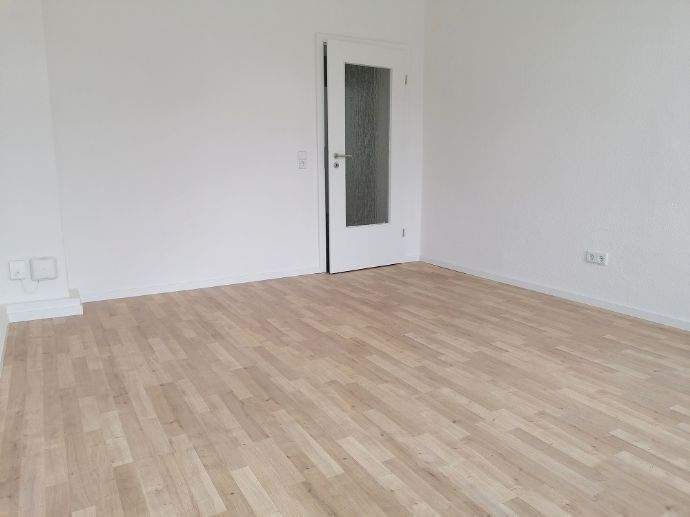 !! mit Einbauküche, 3-Raum-Wohnung mit Laminat in ruhiger Nebenstraße !! – Chemnitz – Vorschaubild 6