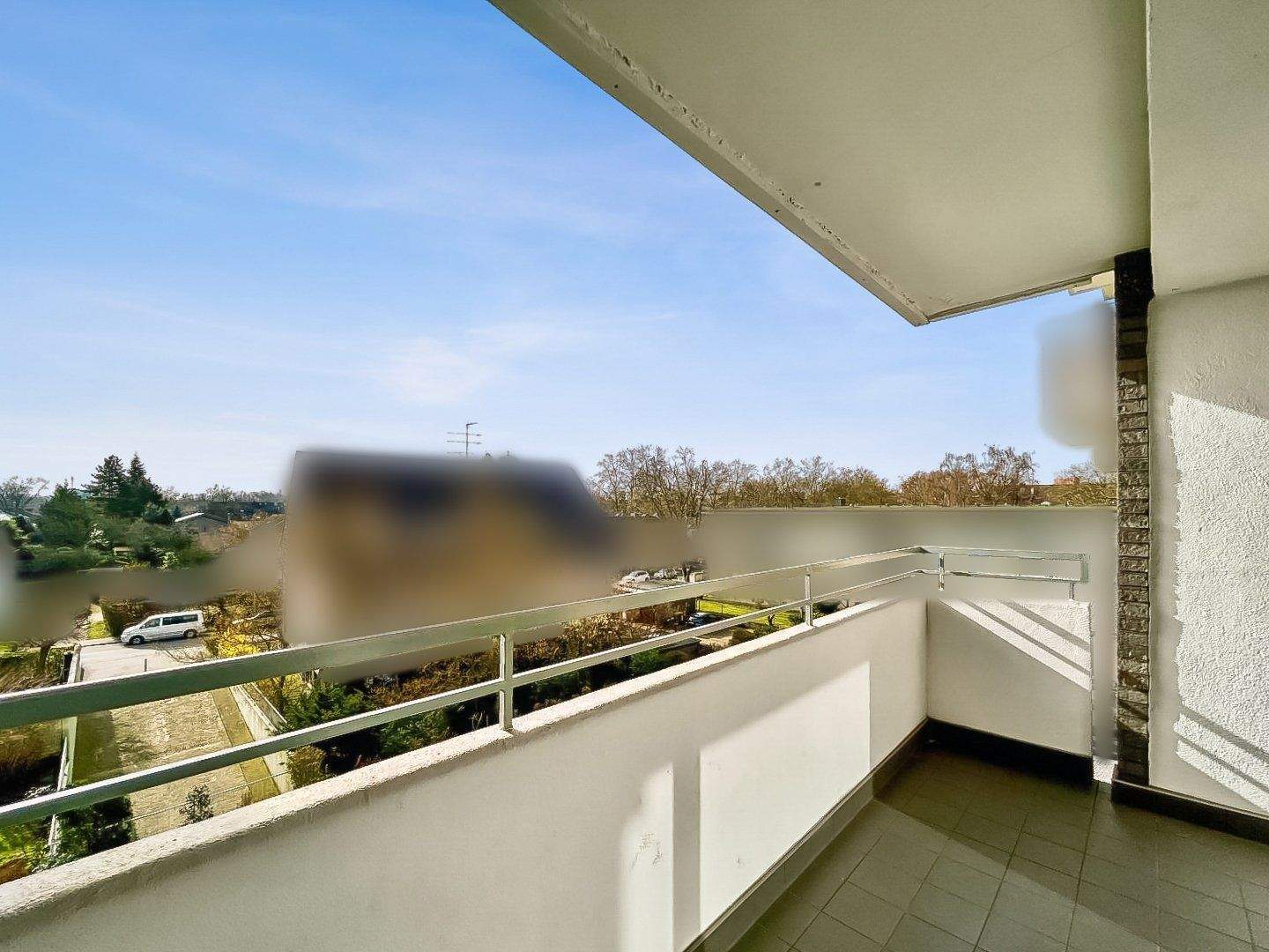 Helle 3-Zimmer-Eigentumswohnung mit Balkon und Stellplatz in Duisburg-Mitte – Duisburg – Vorschaubild 2
