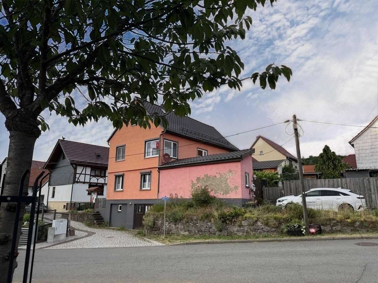 Freistehendes Einfamilienhaus mit Ausblick – Leinatal – Vorschaubild 2
