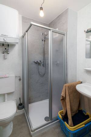 Helles 1-Zimmer-Apartment mit Blick über die Weinberge – 97080 Würzburg – Vorschaubild 5