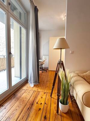 TOTAL SÜSSE 2 - 1,5 ZIM. WHG. SEHR GR. BALKON IN RUHIGEM ALTBAU UNWEIT SPREE-ARM IN MITTE/MOABIT