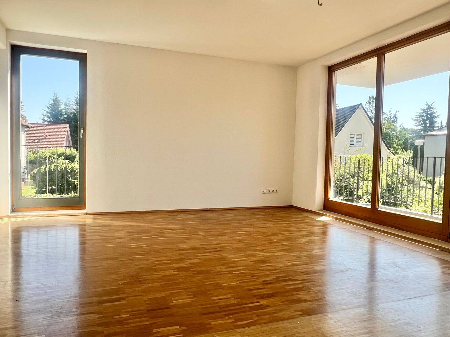 großzügige 2 Zimmer Wohnung mit Terrasse in grüner Umgebung – Berlin – Vorschaubild 4
