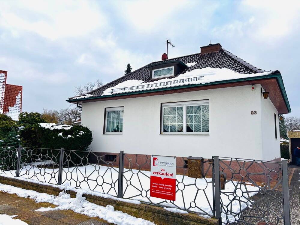 Schöneiche bei Berlin - Charmantes Einfamilienhaus mit Keller, Garten und Garage – Schöneiche bei Berlin – Vorschaubild 2