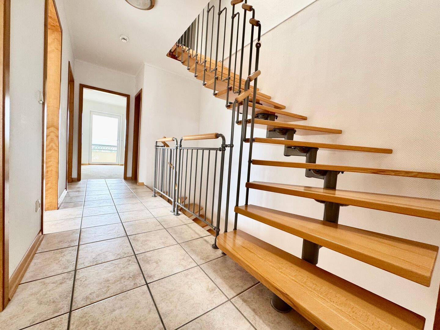 Außergewöhnliche Immobilie 5 ZKB mit Terrasse und Balkon in zentraler Lage in Bitburg! – Bitburg – Vorschaubild 9
