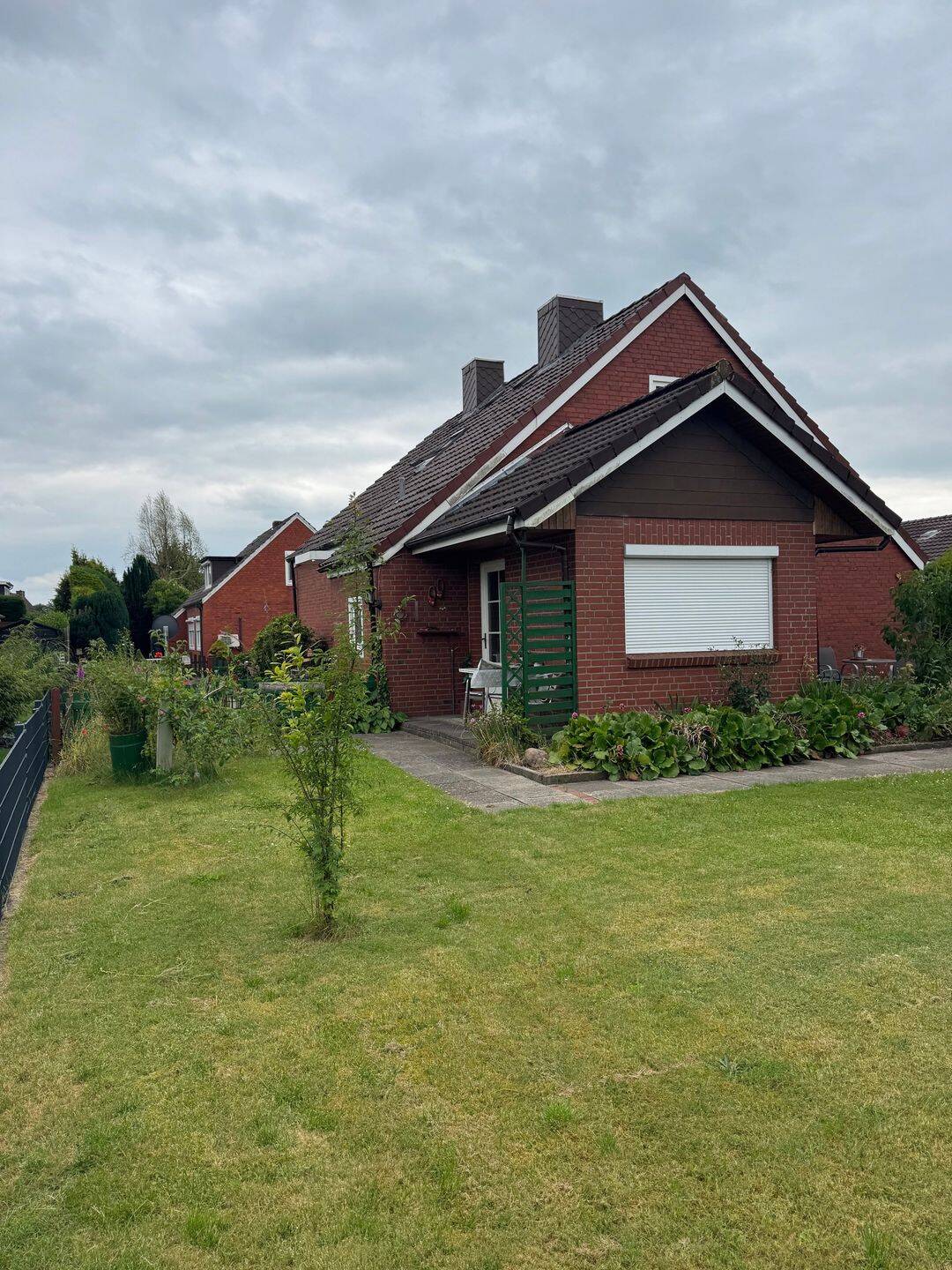 Wohnhaus mit Garage und Holzschuppen – Bremervörde – Vorschaubild 2