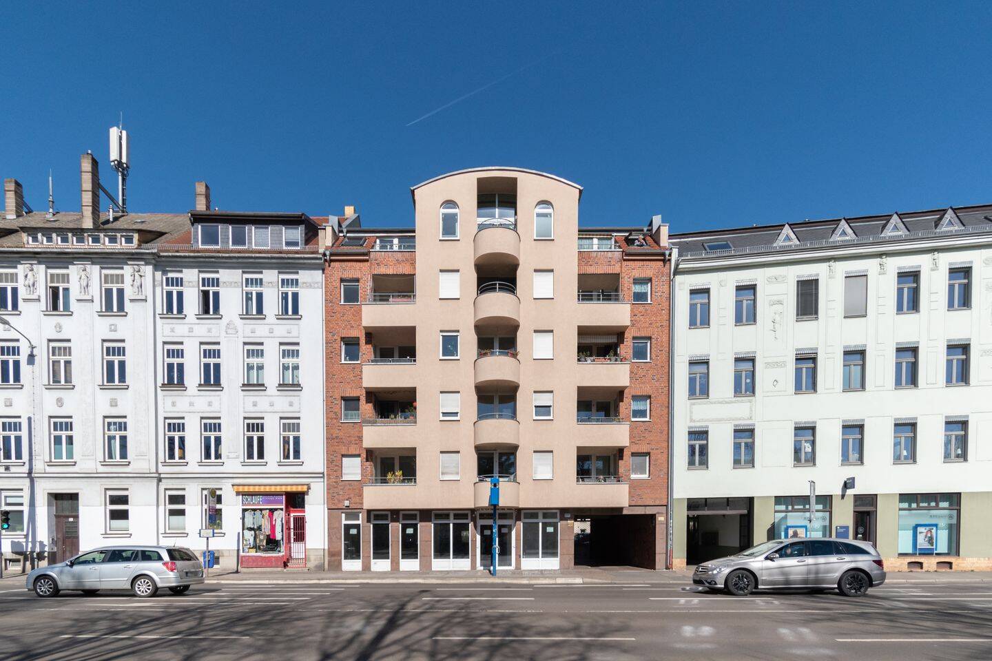 SCHLEUSSIG PUR | Vermietete 3-Raum-Wohnung mit 2 Loggien, Gäste-WC & TG-Stellplatz in Parknähe – Leipzig – Vorschaubild 4