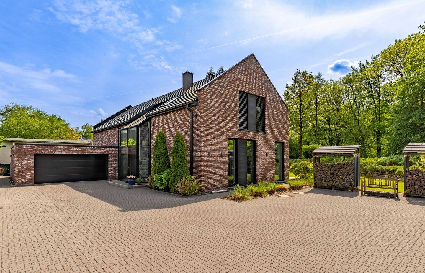 Exklusive Architektenvilla in Ellerbek - modernes Wohnambiente in idyllischer Biotop-Randlage – Ellerbek – Vorschaubild 2