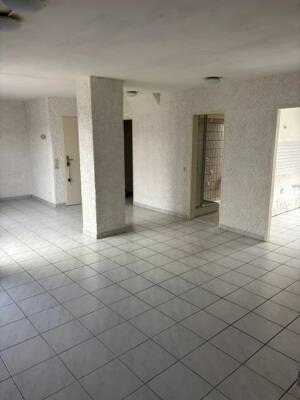 Teilmodernisierte 3-Zimmer-Maisonette-Dachgeschoßwohnung mit Balkon in Köln-Buchheim – 51065 Köln – Vorschaubild 3