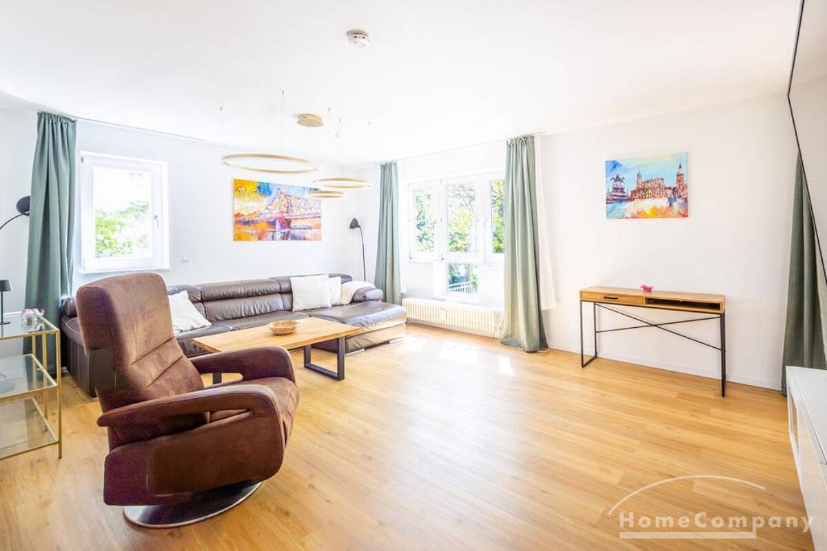 27328 HomeCompany Dresden Möbliert/Furnished 3-Zimmer-Wohnung in Dresden-Blasewitz mit 2 Balkonen max. 4 Personen – 1309 Dresden – Bild 1 von 9