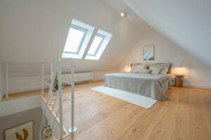 Ohne Makler: Lichtdurchflutete Maisonette- Endetage mit Galerieebene und Loggia – 22335 Hamburg – Vorschaubild 7