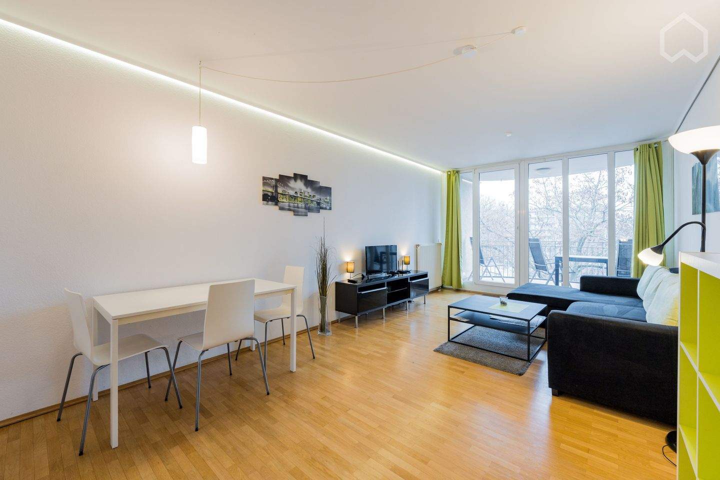 Fantastische Zweizimmerwohnung mit Parkblick nahe Rosenthaler Platz – Berlin – Vorschaubild 2