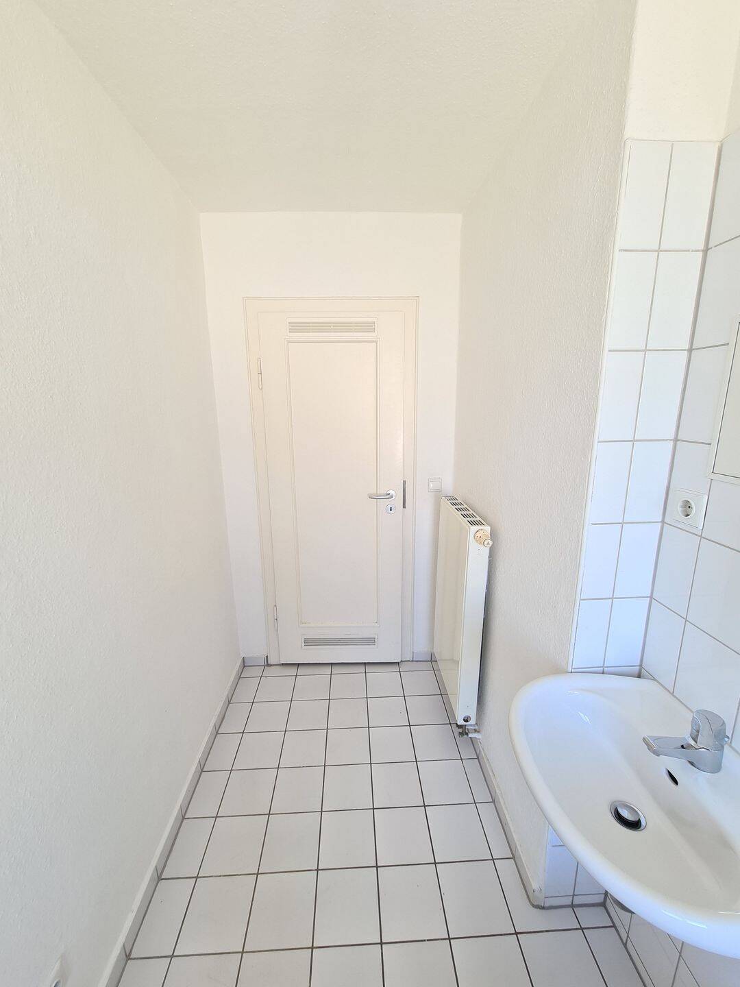3- Zimmer mit Balkon WG geeignet und EBK :) in zentraler Lage von Chemnitz – Chemnitz – Vorschaubild 8
