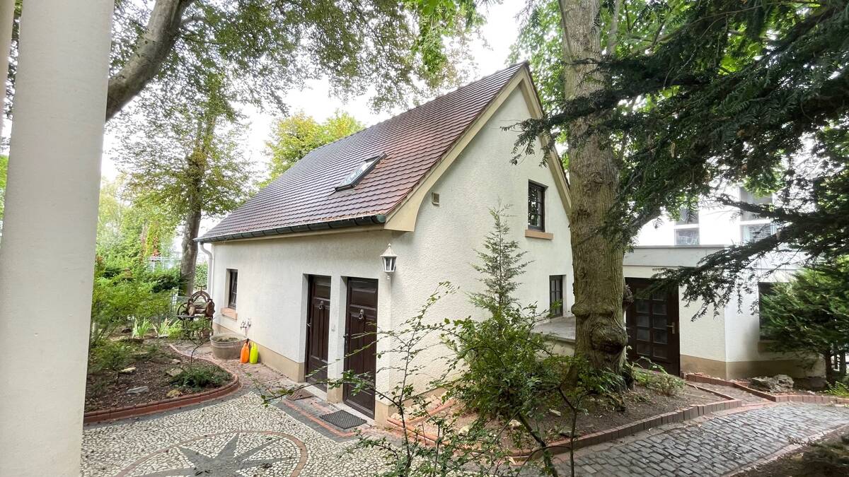 Gemütliche, komplett renovierte Einraumwohnung mit Duschbad und eingerichteter Küche in Mainz-Finthen – 55126 Mainz – Bild 1 von 9