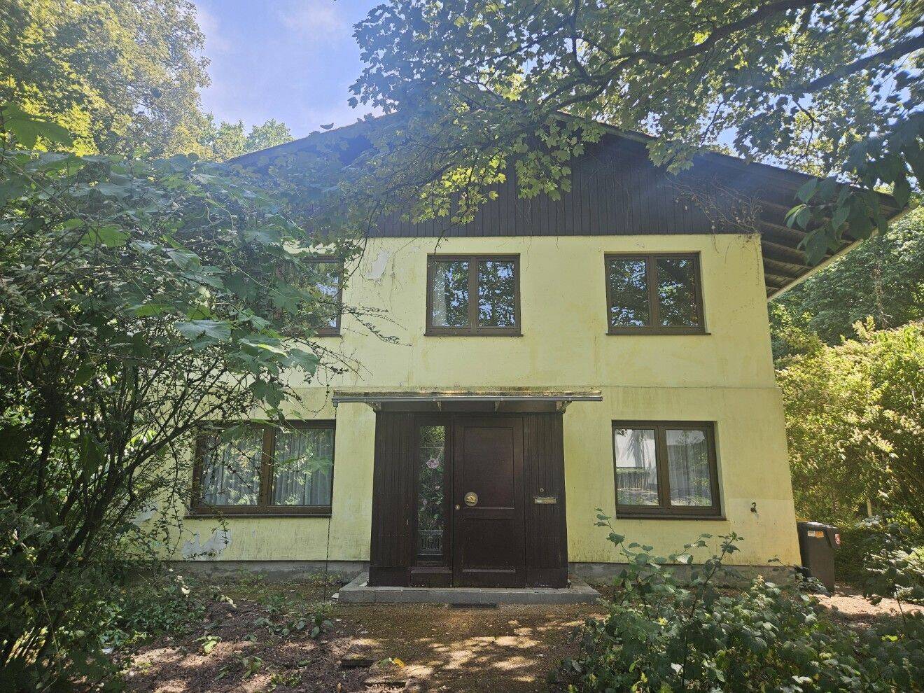 freistehendes Einfamilienhaus in traumhafter Lage im Grünen in Saarbrücken-Triller