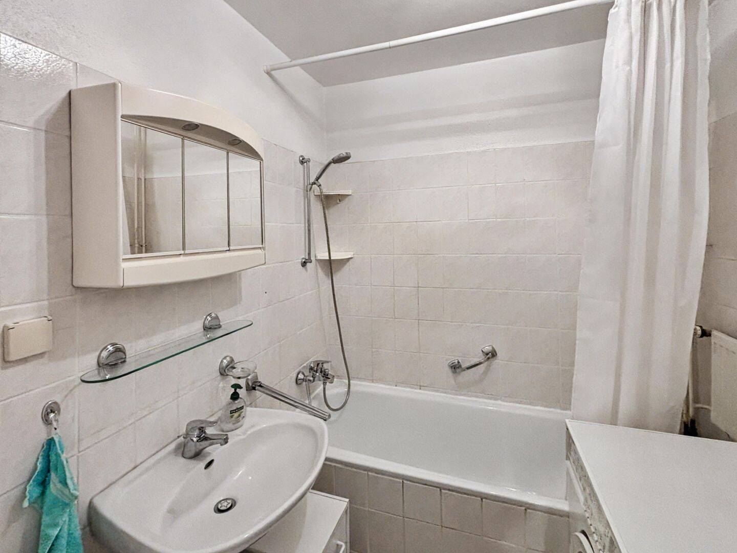 Bezugsfreie 3-Zimmer-Wohnung mit Balkon, Gäste-WC und Tiefgaragen-Stellplatz in Lichterfelde Süd – Berlin – Vorschaubild 9