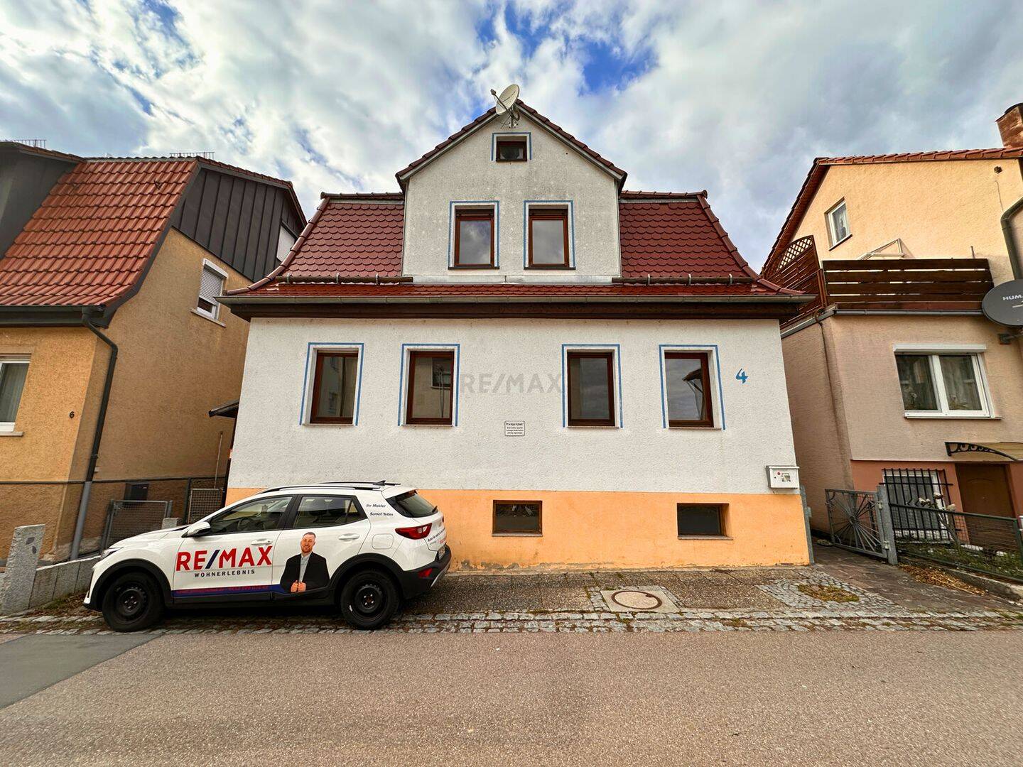 Viel Platz für Ihre Zukunft! Familienfreundliches Haus mit 6,5 Zimmer! – Rechberghausen – Bild 1 von 9
