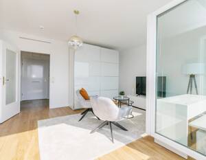 Frei werdendes Apartment mit Loggia im 14. OG mit Weitblick über die Dächer von Hamburg und 3 TG-Stellplätzen – 20259 Hamburg – Vorschaubild 4