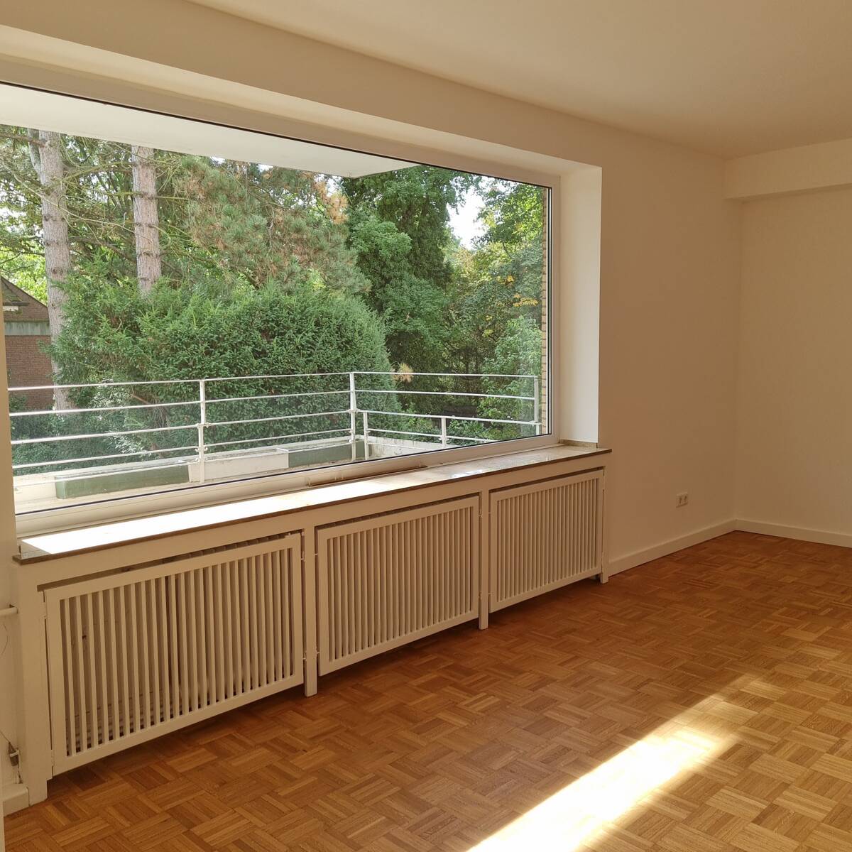 D-Zoo: lichthelle freundliche Wohnung direkt am Zoopark! – 40239 Düsseldorf – Bild 1 von 9