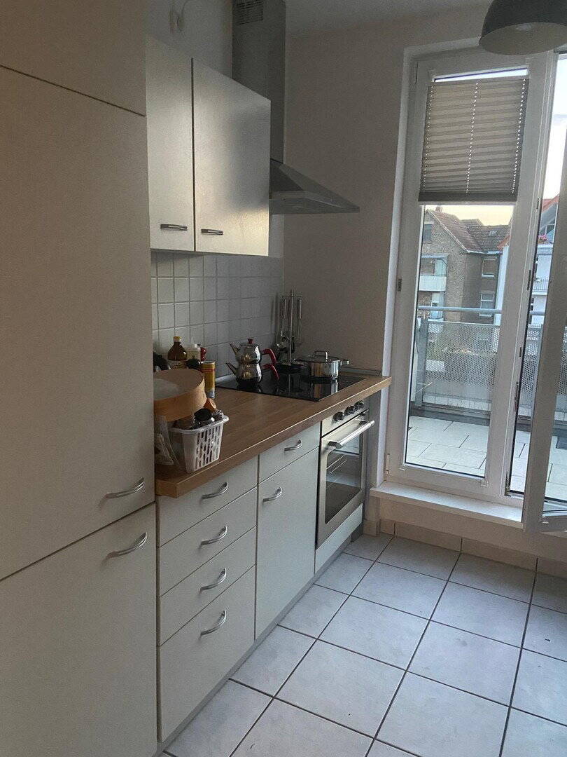 zentral gelegene 2-Zimmer-DG-Wohnung in Mainz-Kastel | frei ab 01.07. | provisionsfrei von privat – Wiesbaden – Vorschaubild 3
