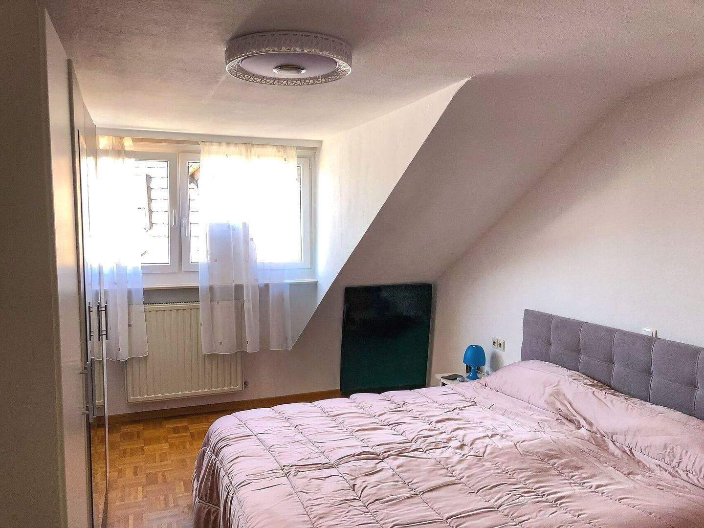 GEMÜTLICHES WOHNEN: 3-Zimmer-Eigentumswohnung im DG - Fußläufig zum Stadtzentrum. – Heilbronn – Vorschaubild 5