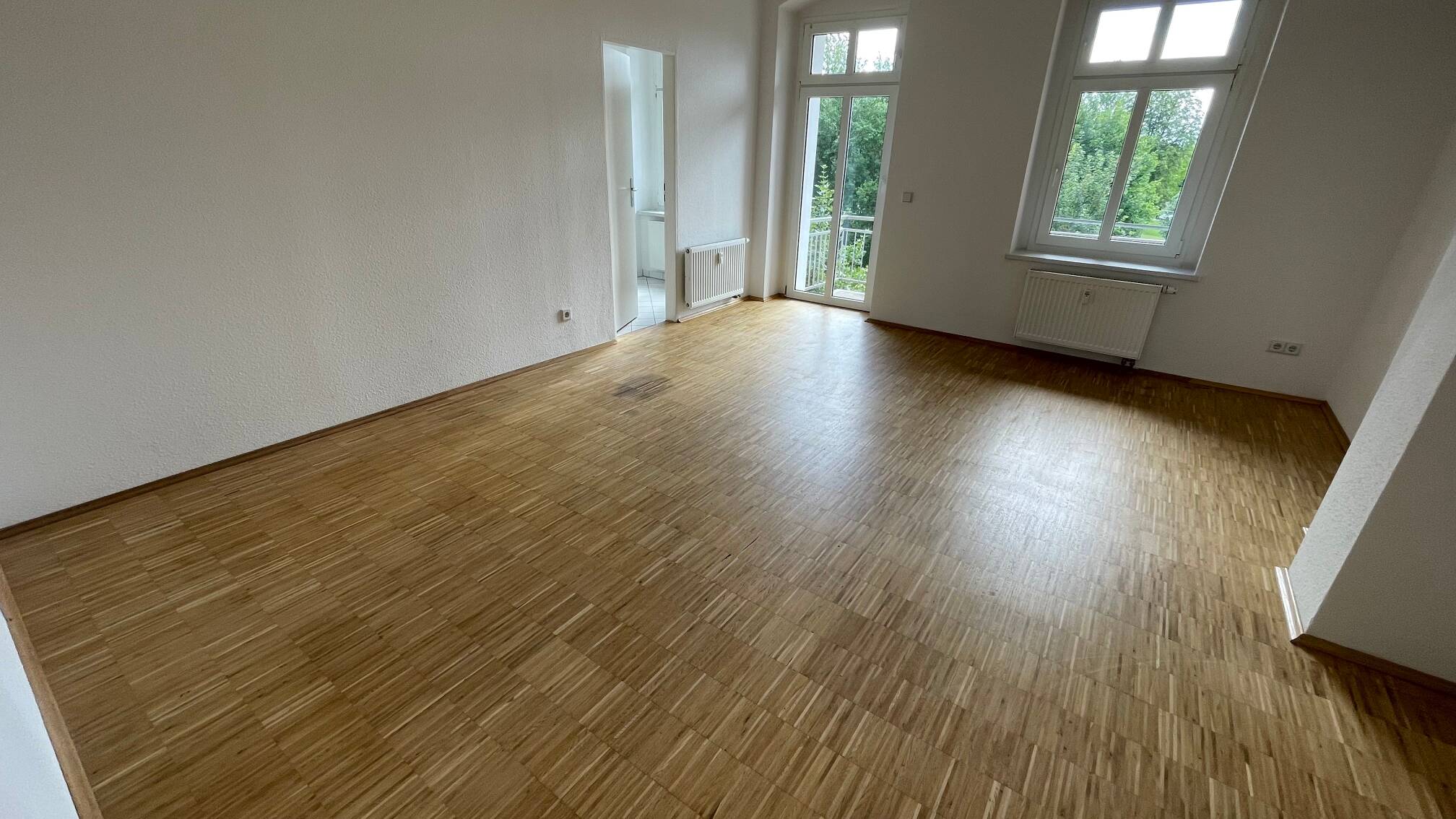 3. OG/ großes Wohnzimmer + Balkon / Stellplatz mögl. ! – Chemnitz – Vorschaubild 5