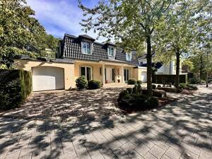 ***MG-BESTLAGE*** Exklusive Miet-VILLA im MEDITERRANEN Stil***MÖBLIERT***MAXIMALE Privatsphäre*** – 41063 Mönchengladbach – Vorschaubild 4