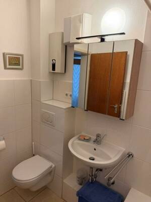 Top aufgeteilte 3 Zimmer Wohnung mit Balkon! Möbelübernahme erwünscht! – 53177 Bonn – Vorschaubild 8