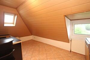 Gemütliche 2-3 ZKB Dachgeschosswohnung mit Fernblick nähe Klinikum – 34125 Kassel – Vorschaubild 8