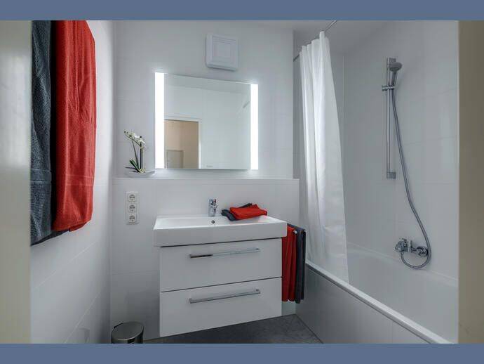 Möbliert: Sehr schöne helle 3-Zimmer Wohnung – München – Vorschaubild 9