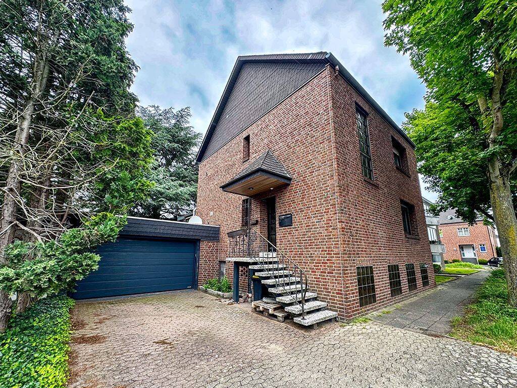 Vielseitiges Wohnhaus! – Krefeld – Vorschaubild 2
