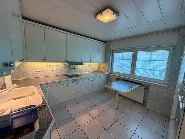 Einfamilienhaus mit Einliegerwohnung, Garage, Balkon und ausgebautem Dachstudio – Mönchengladbach – Vorschaubild 3