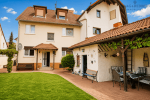 Perfektes Domizil für die ganze Familie mit Traumgarten - Zeilsheim – 65931 Frankfurt am Main – Vorschaubild 1