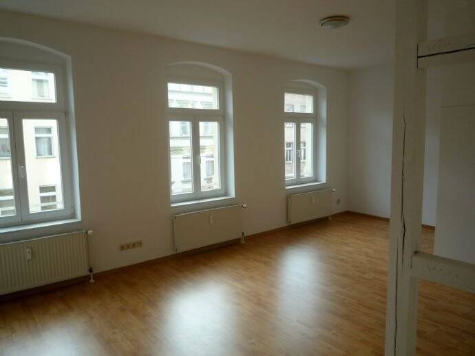 EF - Zentrale Lage mit Balkon, EBK und Stellplatz – Erfurt – Vorschaubild 3