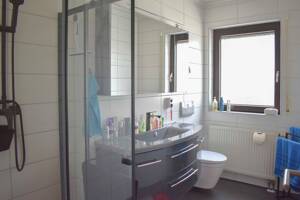 Freistehender Bungalow mit Garten, Garage, ELW und großzügigem Grundstück in Groß-Rohrheim – 68649 Groß-Rohrheim – Vorschaubild 9