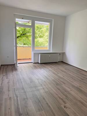 Frisch sanierte 3-Zimmer-Wohnung Bezugsfrei & Erstbezug nach Sanierung – 12051 Berlin – Vorschaubild 2