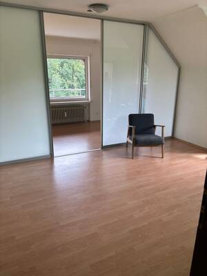 Helle 2-Zimmer-Wohnung mit Balkon und Blick auf den Drachenfels in Bonn-Mehlem