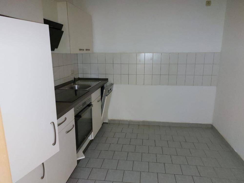 3 Zimmer Einbauküche und Balkon – Chemnitz – Vorschaubild 3
