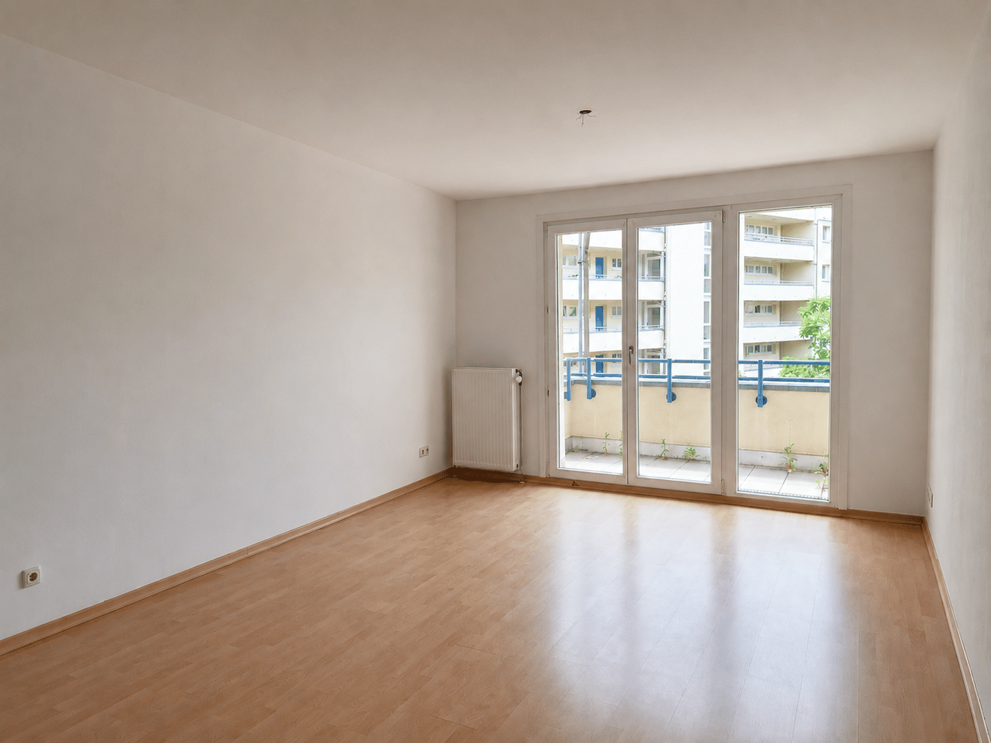 Bezugsfreie 2-Zimmer-Wohnung mit Balkon, Einbauküche und Stellplatz – Leipzig – Vorschaubild 7